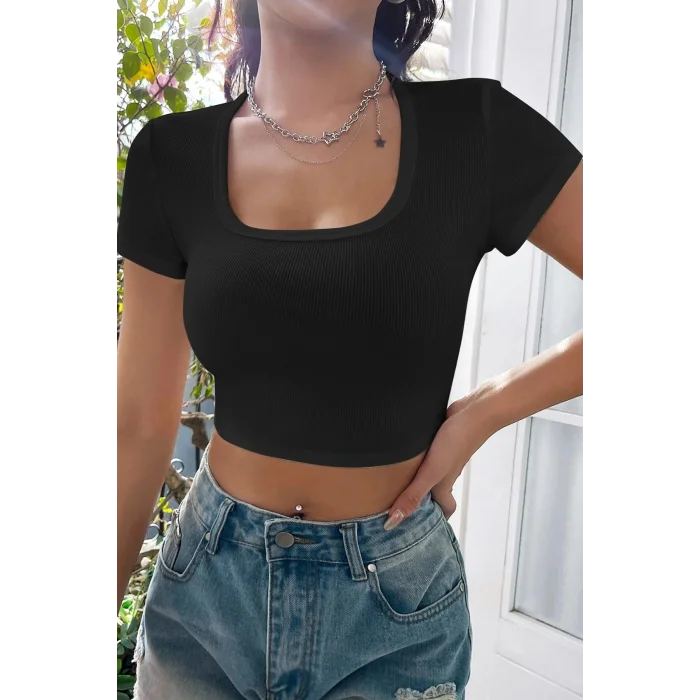 Kadın Siyah Yarım Kol Düz Yaka Crop Top Bluz