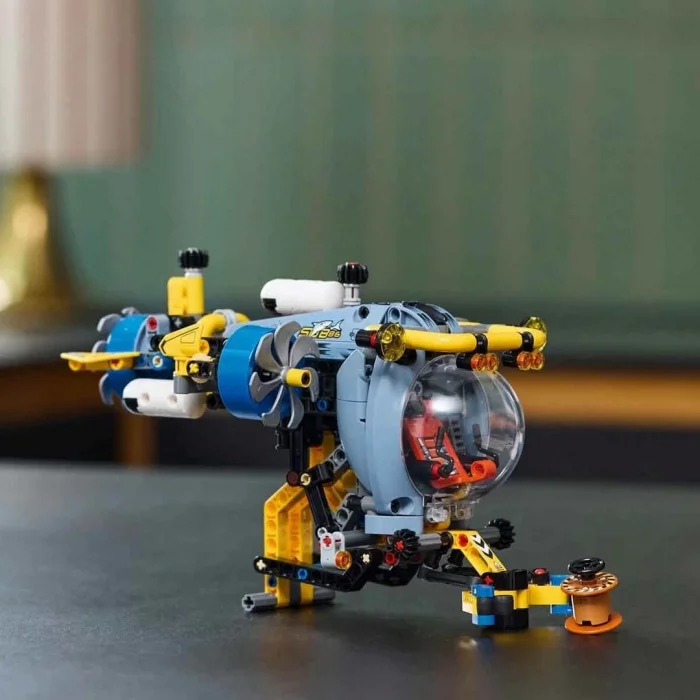 LEGO Technic Derin Deniz Araştırma Denizaltısı 42201