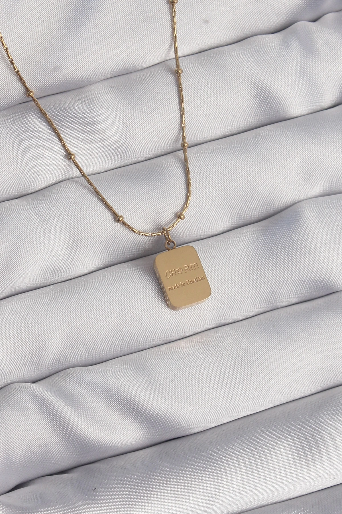 BUĞZ 316L Çelik Gold Renk Kare Charm Model Kolye