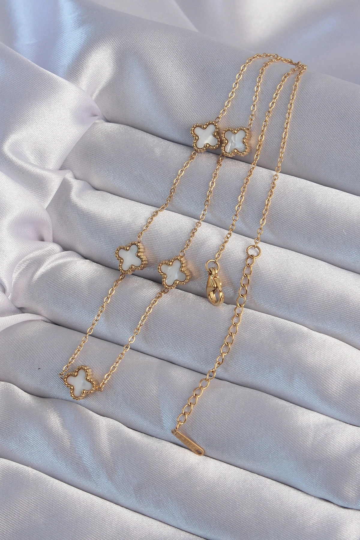 BUĞZ 316L Çelik Gold Renk Minimal Beyaz Sedefli Yonca Kolye