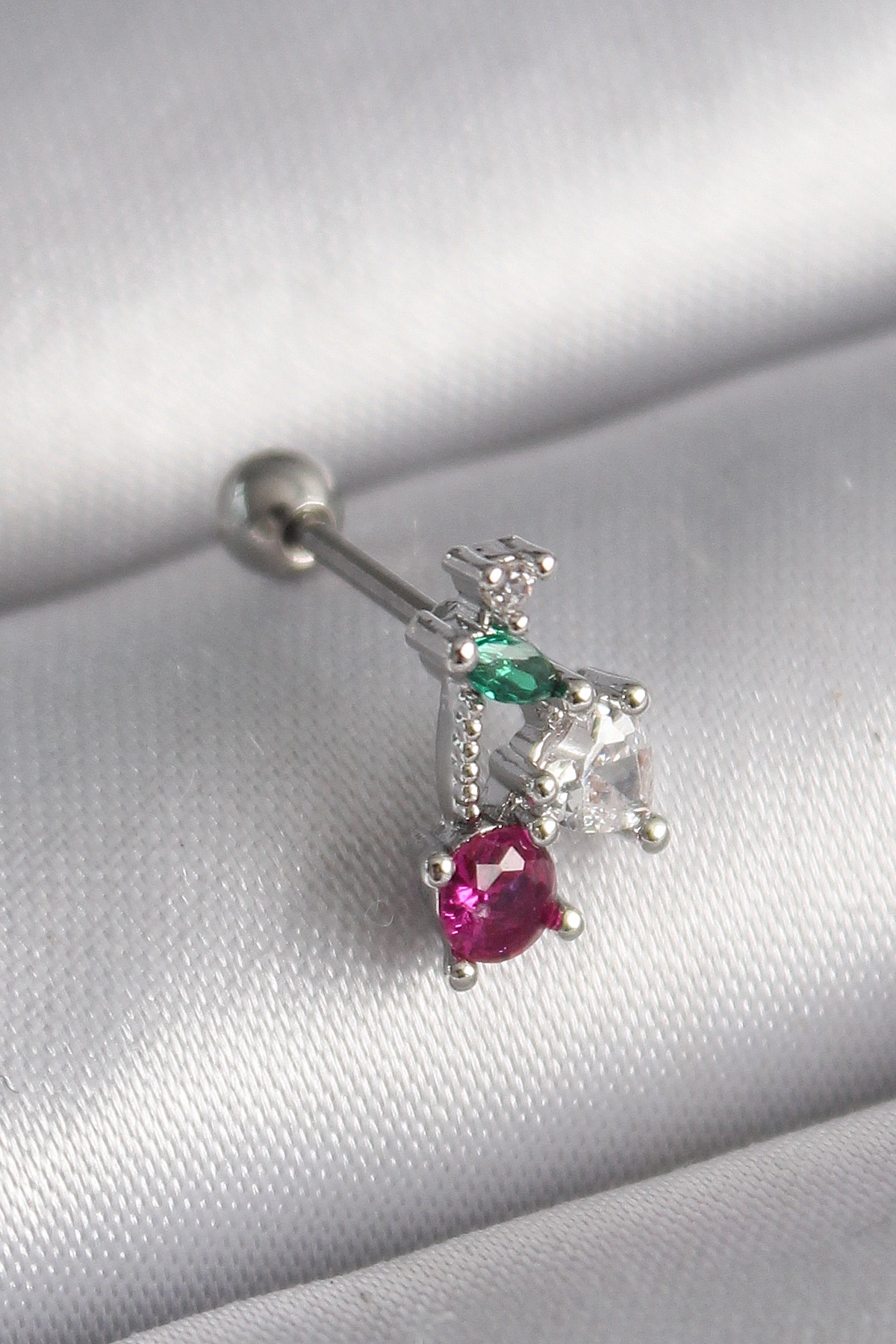 BUĞZ 316L Çelik Gümüş Renk Zirkon Taşlı Tragus Piercing