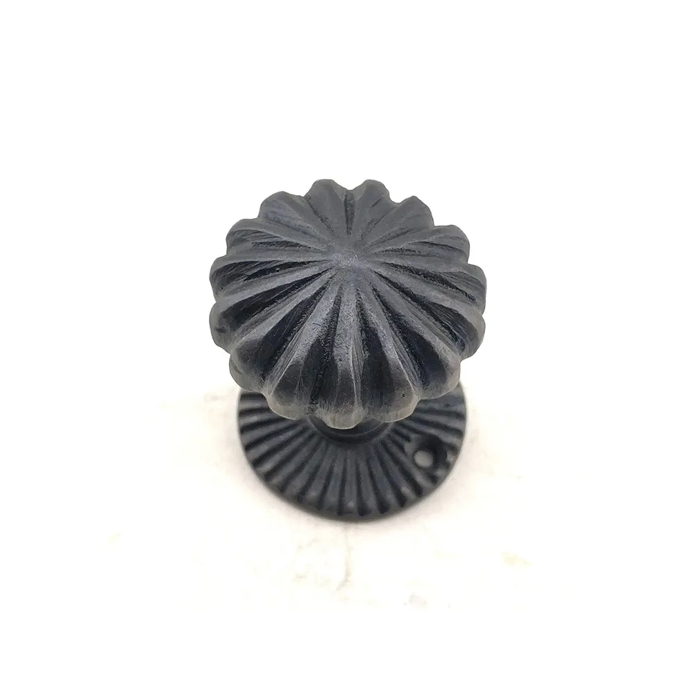BUĞZ Antika Tarz Dekoratif Pirinç Açarlı Kapı Babası - 50mm, Oksit BUĞZ Antika Tarz Dekoratif Pirinç Açarlı Kapı Babası - 50mm, Oksit