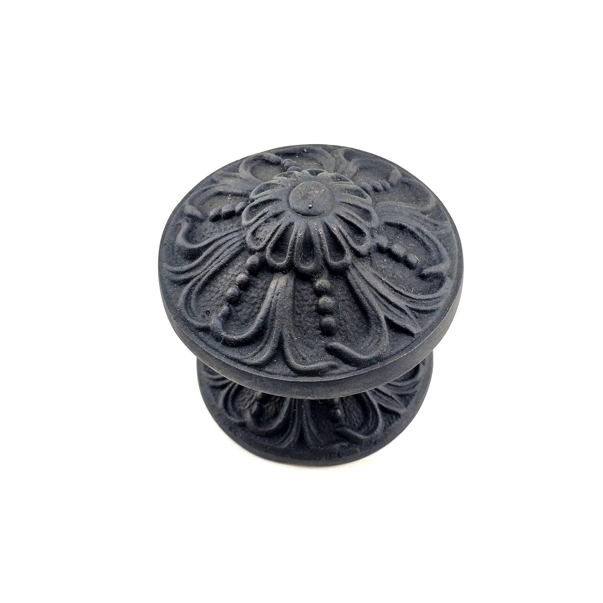 BUĞZ Antika Tarz Dekoratif Pirinç Çiçekli Kapı Tokmağı - 80 Mm Çap, Oksit BUĞZ Antika Tarz Dekoratif Pirinç Çiçekli Kapı Tokmağı - 80 Mm Çap, Oksit