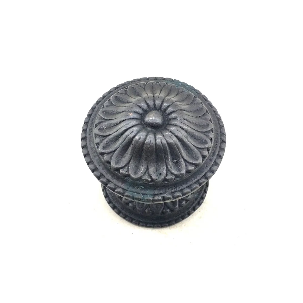 BUĞZ Antika Tarz Dekoratif Pirinç Papatya Kapı Babası - 73mm, Oksit BUĞZ Antika Tarz Dekoratif Pirinç Papatya Kapı Babası - 73mm, Oksit