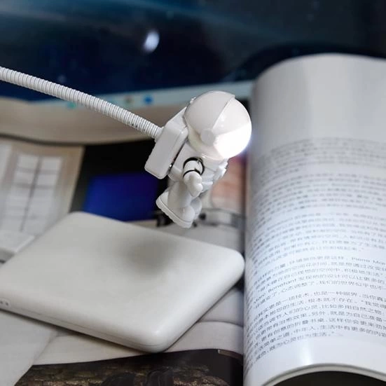 BUĞZ Astronot USB Gece Lambası BUĞZ Astronot USB Gece Lambası