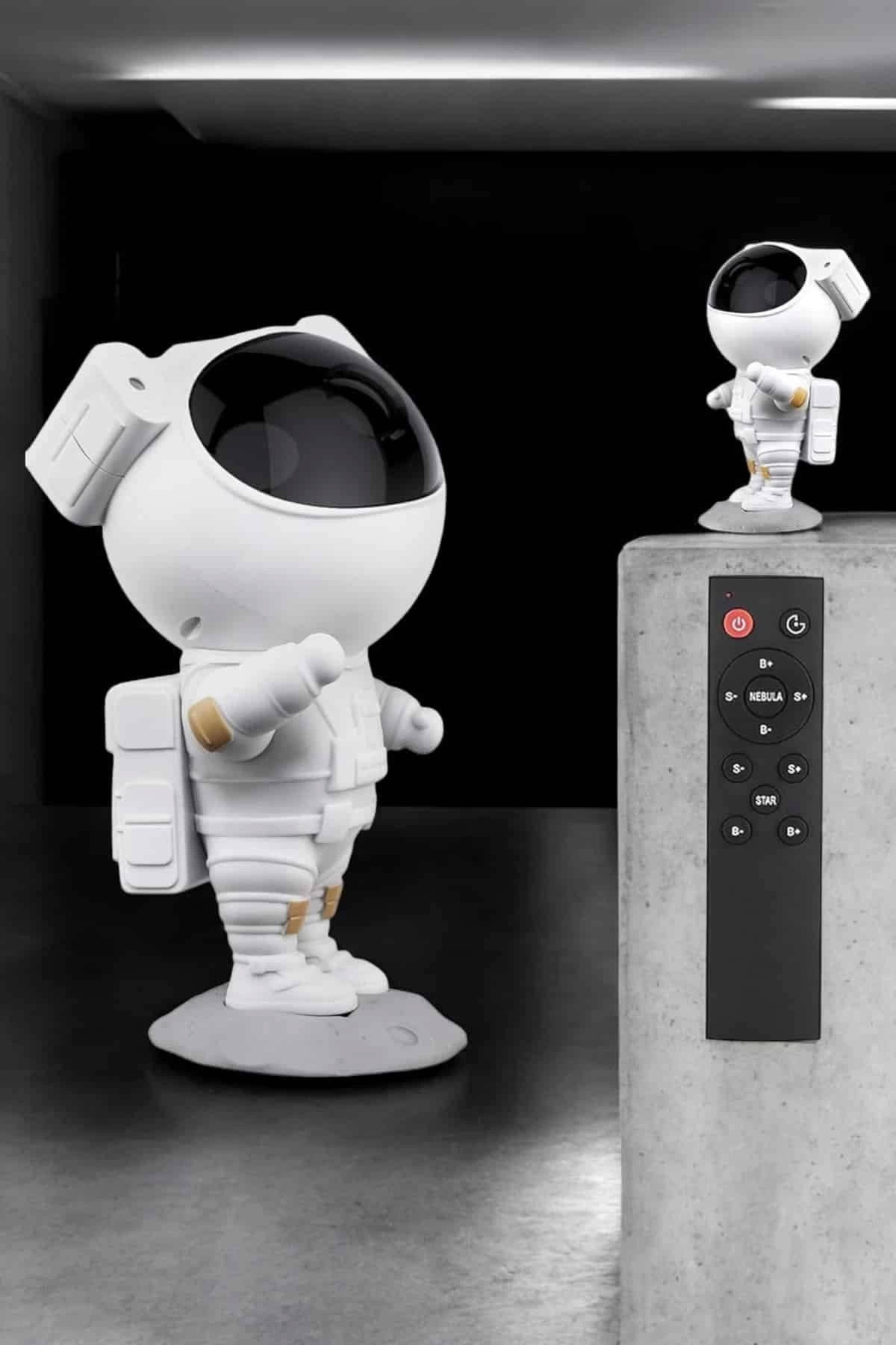 BUĞZ Çocuklara Özel Projeksiyon Astronot Lamba Speaker Sevimli