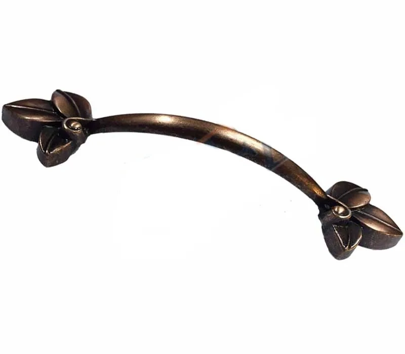 BUĞZ Dekoratif Zamak Yaprak Kulp - 96mm, Eskitme, 1 Adet BUĞZ Dekoratif Zamak Yaprak Kulp - 96mm, Eskitme, 1 Adet