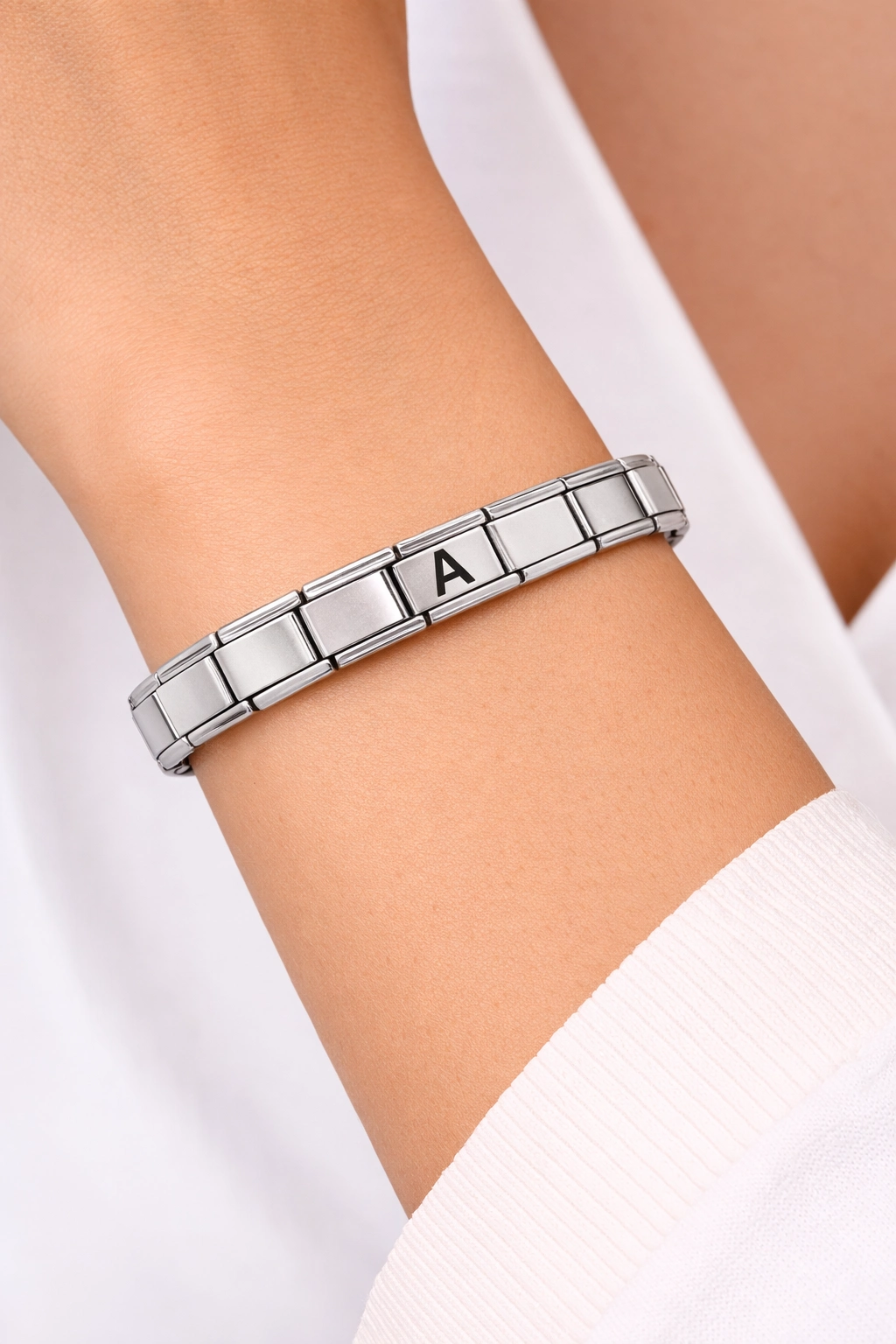 BUĞZ KİŞİYE ÖZEL A HARFLİ ÇELİK BİLEKLİK – PASLANMAZ ÇELİK İTALYAN MODEL HARFLİ BİLEZİK