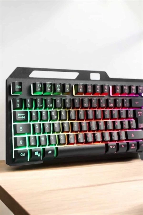 BUĞZ Led Işıklı Oyuncu Klavye Usb Girişli RGB Işıklı Q Klavye Mouse Hediyeli