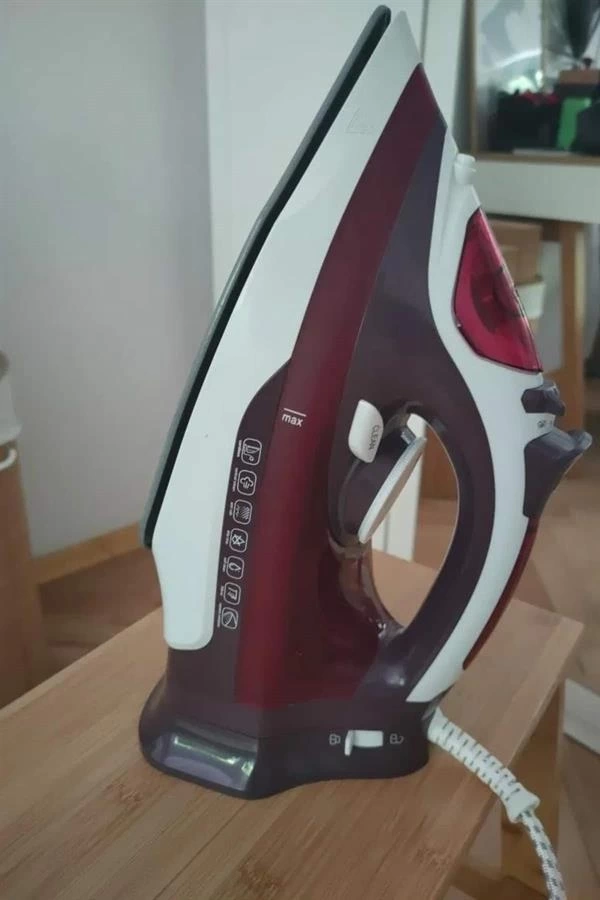 BUĞZ Modern Tasarım 2200W Dayanıklı Buharlı Seramik Kaplama Ütü