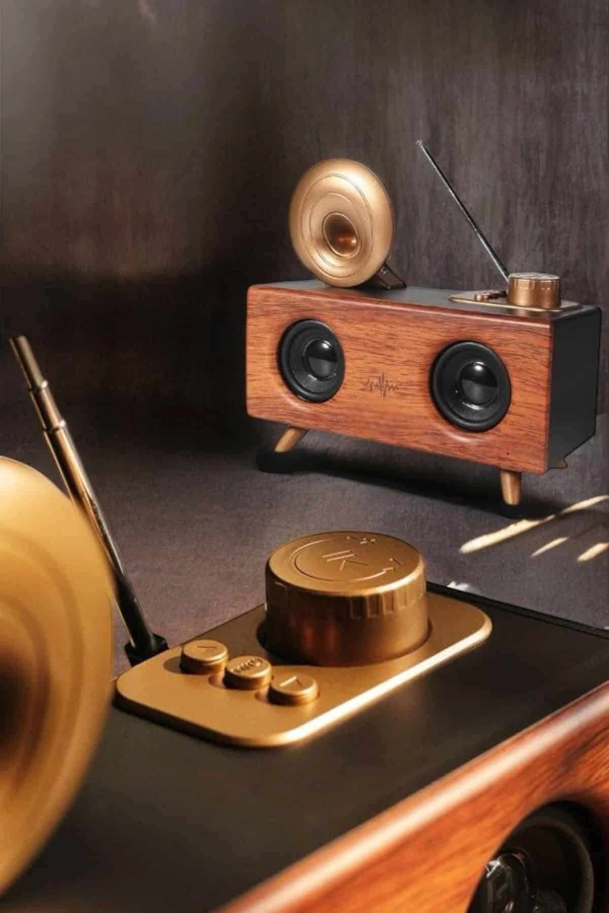 BUĞZ Nostaljik Görünümlü Bluetooth Bağlantılı Speaker