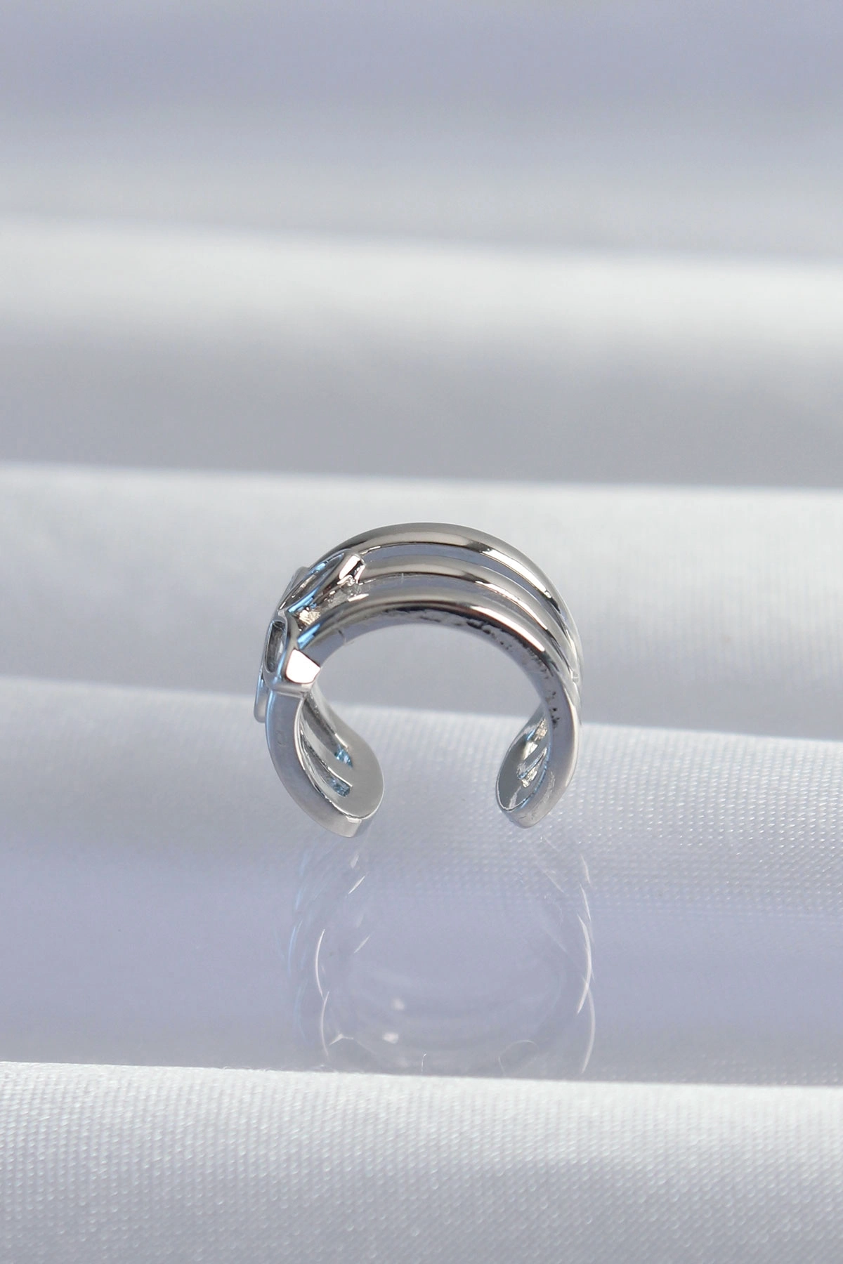 BUĞZ Pirinç Gümüş Renk Yonca Earcuff Küpe