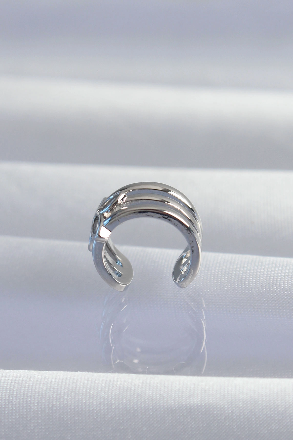 BUĞZ PİRİNÇ GÜMÜŞ RENK YONCA EARCUFF KÜPE - BUĞZ