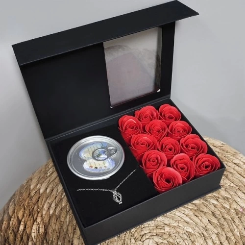 BUĞZ Romantik Gül ve İstiridye İnci Kolye Seti BUĞZ Romantik Gül ve İstiridye İnci Kolye Seti