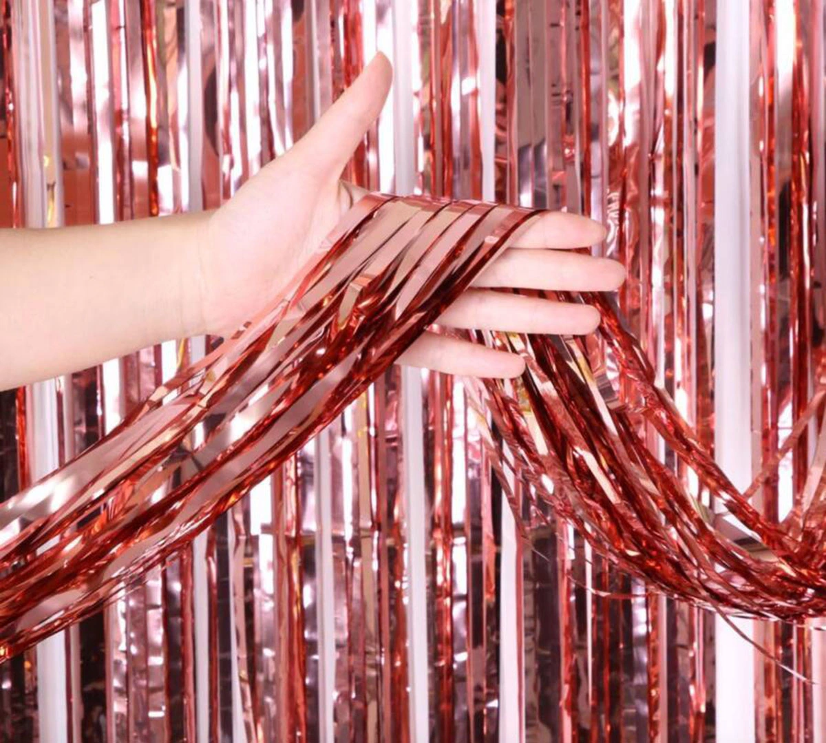 BUĞZ ROSE GOLD PÜSKÜLLÜ KAPI PERDESİ BUĞZ ROSE GOLD PÜSKÜLLÜ KAPI PERDESİ