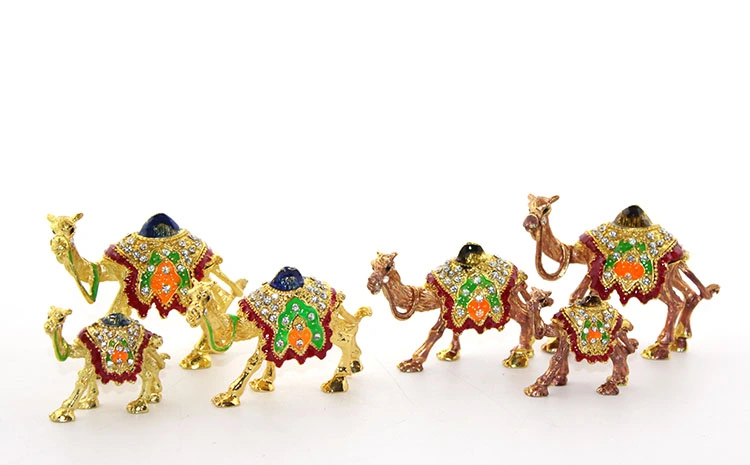 BUĞZ SWAROVSKİ TAŞLI 3'LÜ DEVE SETİ MODEL 1