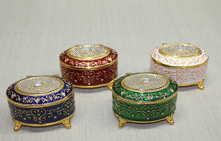 BUĞZ SWAROVSKİ TAŞLI KUTU MODEL 4