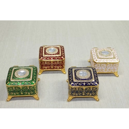 BUĞZ Swarovski Taşlı Kutu Model 5