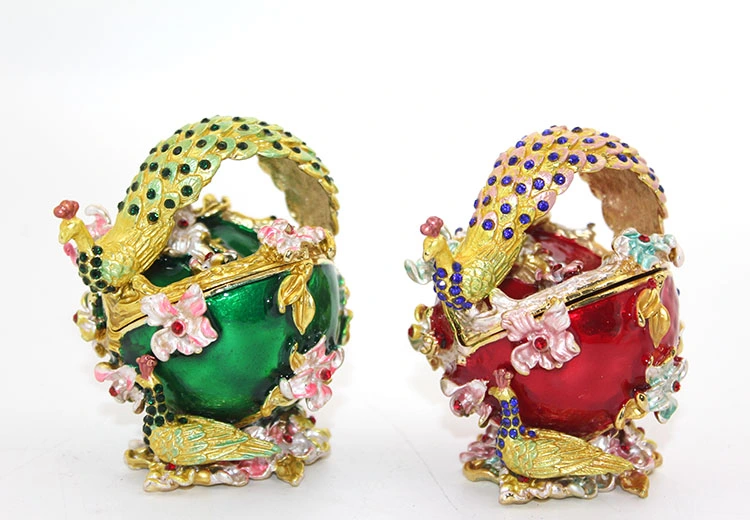BUĞZ SWAROVSKİ TAŞLI TAVUSKUŞU KUTU