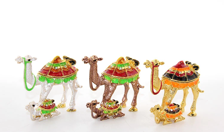 BUĞZ SWAROVSKİ YAVRULU DEVE MODEL 4