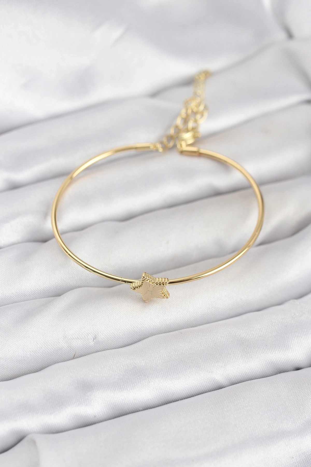 BUĞZ Yıldız Model Gold Renk Kadın Bileklik