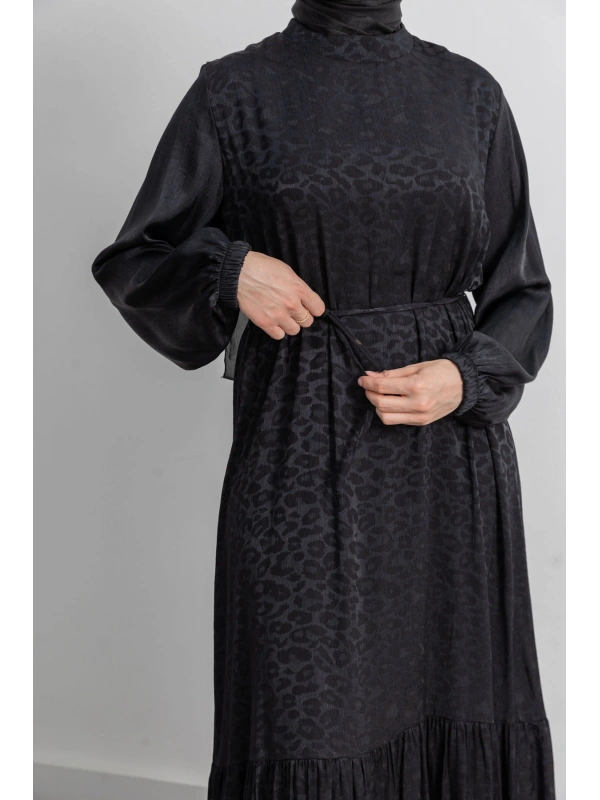 ETEK BÜZGÜ DETAYLI JAKAR ELBİSE - SİYAH - LEOPAR