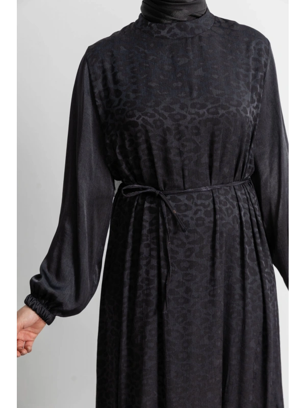 ETEK BÜZGÜ DETAYLI JAKAR ELBİSE - SİYAH - LEOPAR