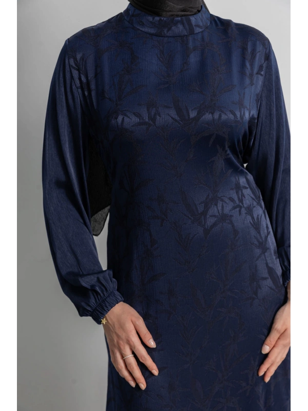 ETEK BÜZGÜ DETAYLI JAKAR ELBİSE - LACİVERT - YAPRAK