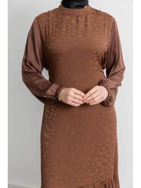 ETEK BÜZGÜ DETAYLI JAKAR ELBİSE - TABA - LEOPAR