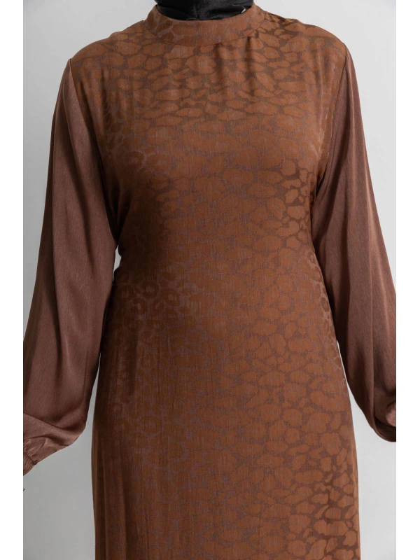 ETEK BÜZGÜ DETAYLI JAKAR ELBİSE - TABA - LEOPAR