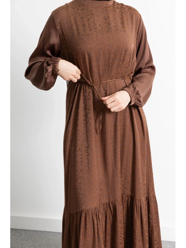 ETEK BÜZGÜ DETAYLI JAKAR ELBİSE - TABA - ES