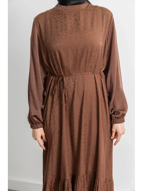 ETEK BÜZGÜ DETAYLI JAKAR ELBİSE - TABA - ES