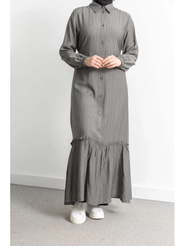 LETAFET ÖNÜ DÜĞMELİ BÜZGÜLÜ ELBİSE - GRİ