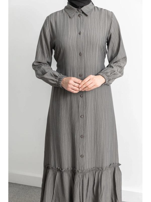 LETAFET ÖNÜ DÜĞMELİ BÜZGÜLÜ ELBİSE - GRİ