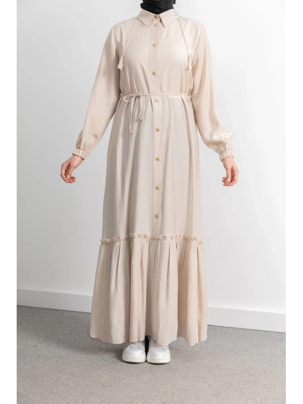 LETAFET ÖNÜ DÜĞMELİ BÜZGÜLÜ ELBİSE - BEJ