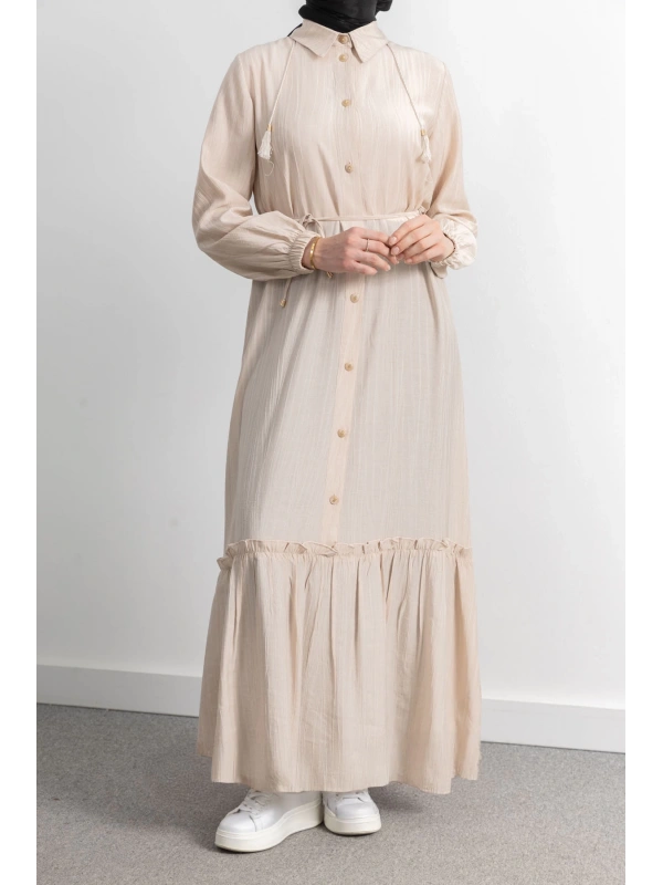 LETAFET ÖNÜ DÜĞMELİ BÜZGÜLÜ ELBİSE - BEJ