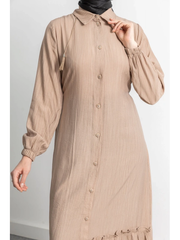 LETAFET ÖNÜ DÜĞMELİ BÜZGÜLÜ ELBİSE - VİZON