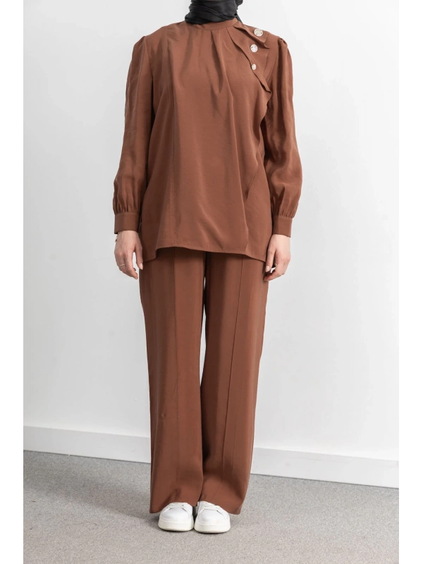 LETAFET ÖNÜ VOLAN DETAYLI PANTOLONLU TAKIM - TABA