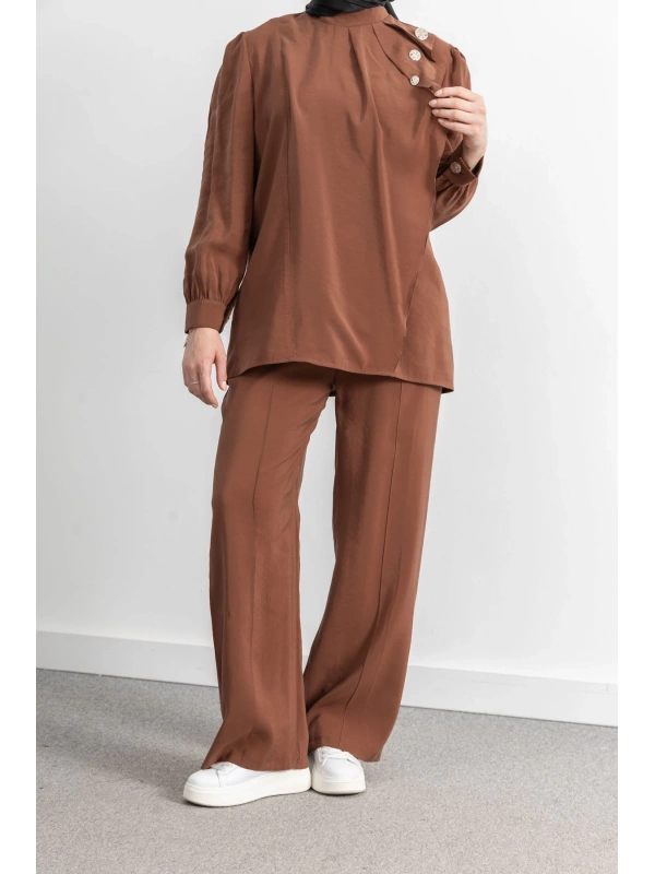 LETAFET ÖNÜ VOLAN DETAYLI PANTOLONLU TAKIM - TABA