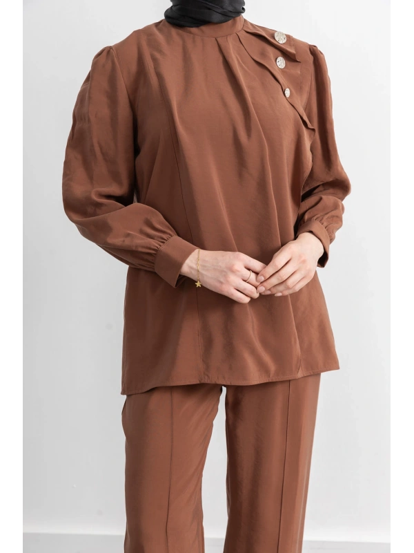 LETAFET ÖNÜ VOLAN DETAYLI PANTOLONLU TAKIM - TABA