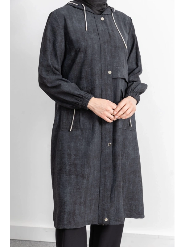 KAPÜŞONLU BASKILI ALLER DETAYLI ARABOY - SİYAH