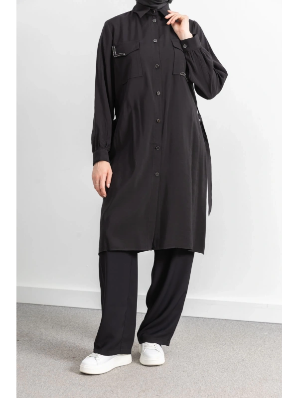 CEPLERİ TAŞ DETAYLI KUŞAKLI ARABOY - SİYAH