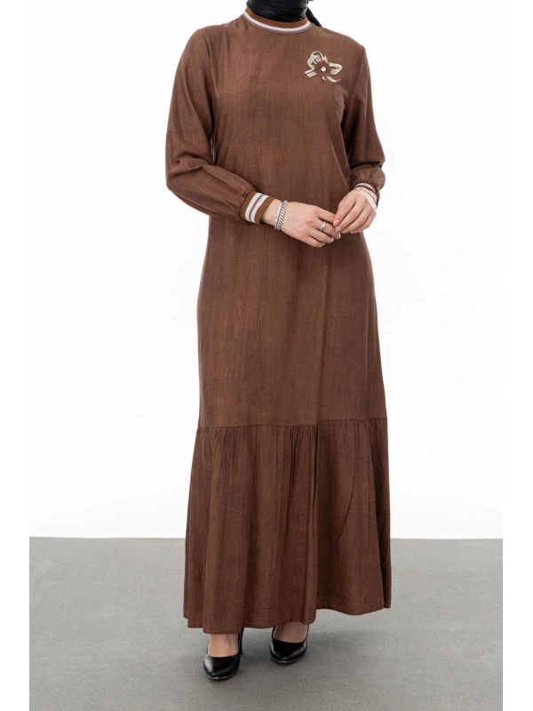 RİBANALI ETEĞİ BÜZGÜLÜ ELBİSE - KAHVE