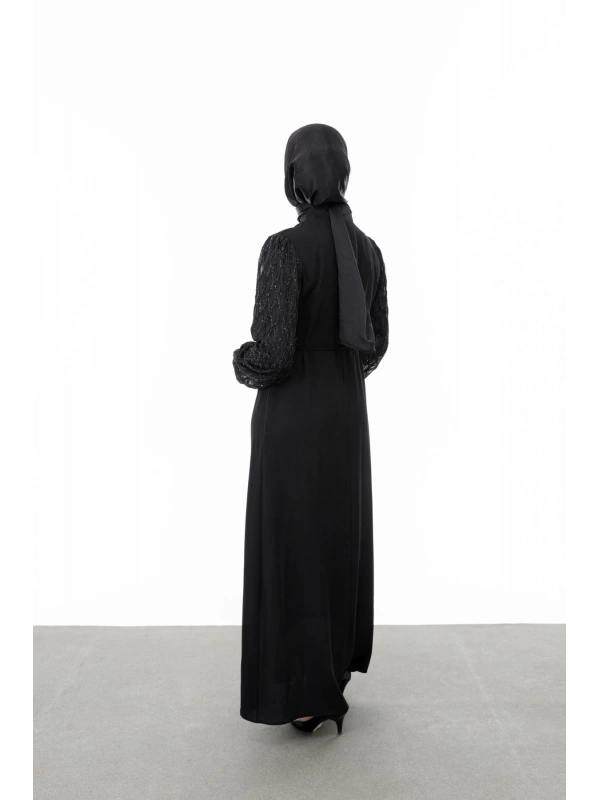 GARNİ KUMAŞLI BROŞLU ELBİSE - SİYAH