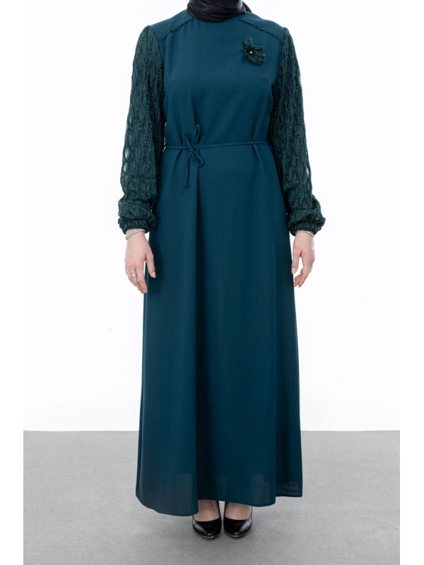 GARNİ KUMAŞLI BROŞLU ELBİSE - ZÜMRÜT