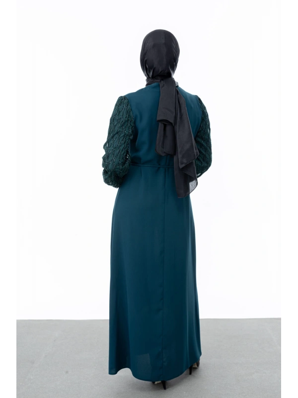 GARNİ KUMAŞLI BROŞLU ELBİSE - ZÜMRÜT