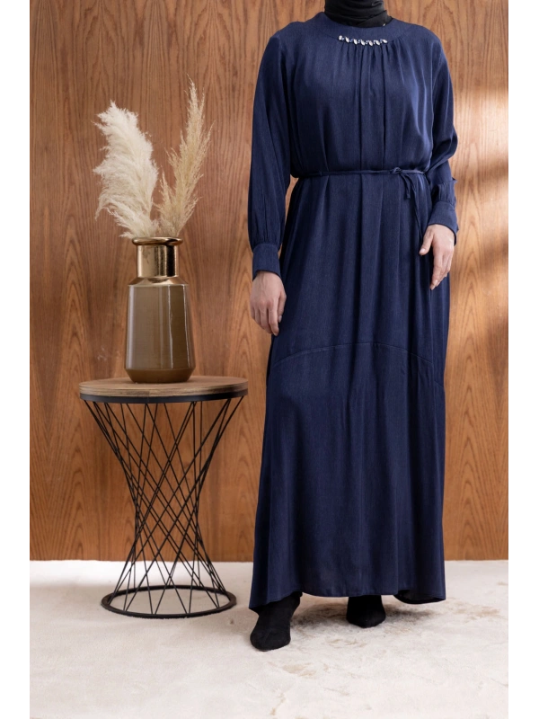 YAKASI BÜZGÜ VE TAŞ DETAYLI  ELBİSE - LACİVERT