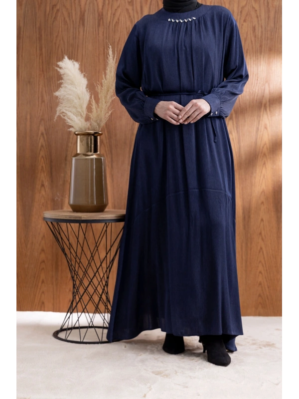 YAKASI BÜZGÜ VE TAŞ DETAYLI  ELBİSE - LACİVERT