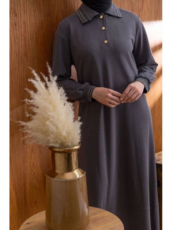 YAKASI VE MANŞETİ RİBANALI ELBİSE - ANTRASİT