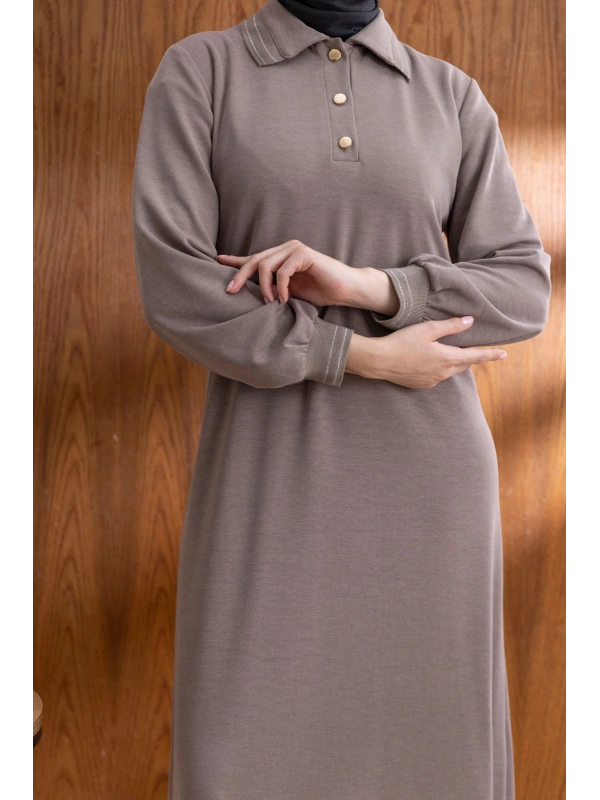 YAKASI VE MANŞETİ RİBANALI ELBİSE - VİZON